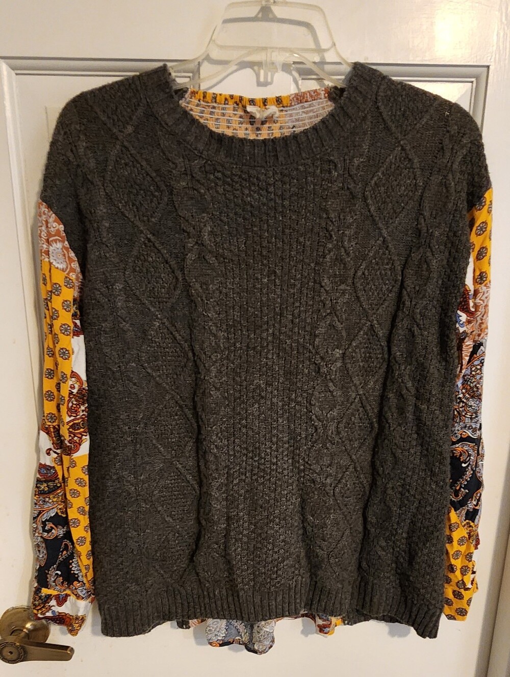 ODDY Gray Cable-Knit Sweater with Yellow Patterned Sleeve Accents Size S